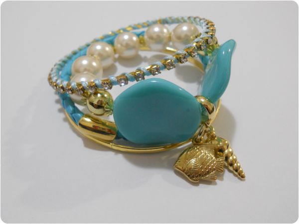 Conjunto pulseira azul bebê com pérola