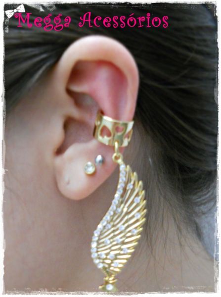 Ear Cuff Asa pendurada